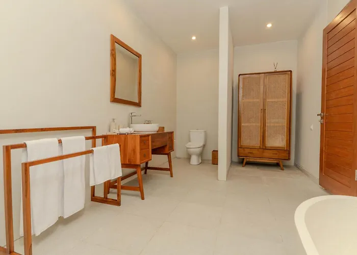 Villa Acarya